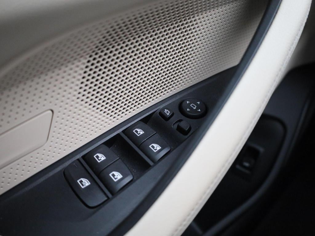 BMW I4 edrive35 m-sport 70 kwh | panoramadak | oyster leder | stoelverwarmi