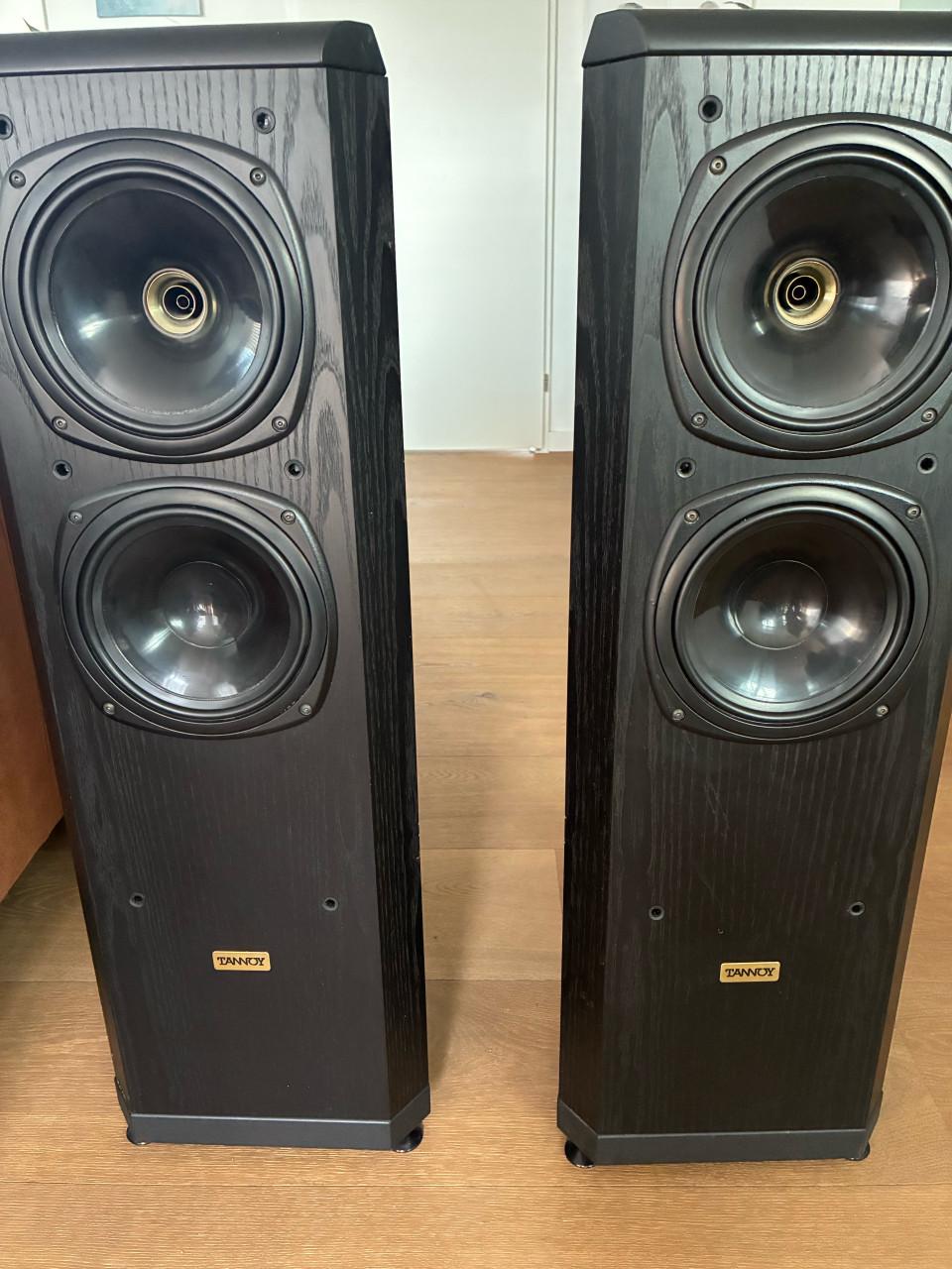 Tannoy Definition D500 speakers Black Ash met grilles