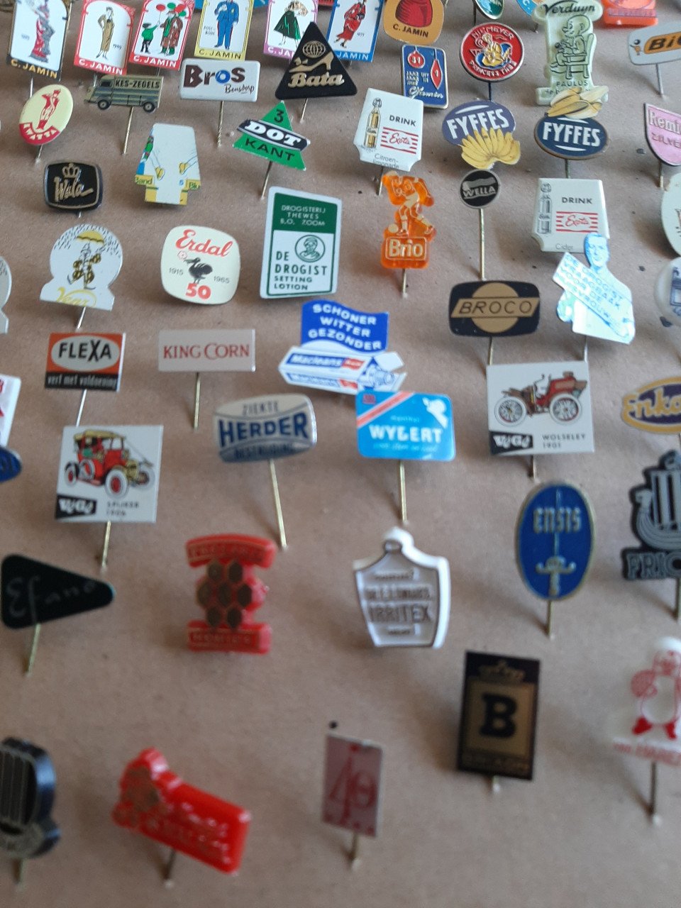 RUIM 150 STUKS , JAREN 50 EN 60 SPELDJES