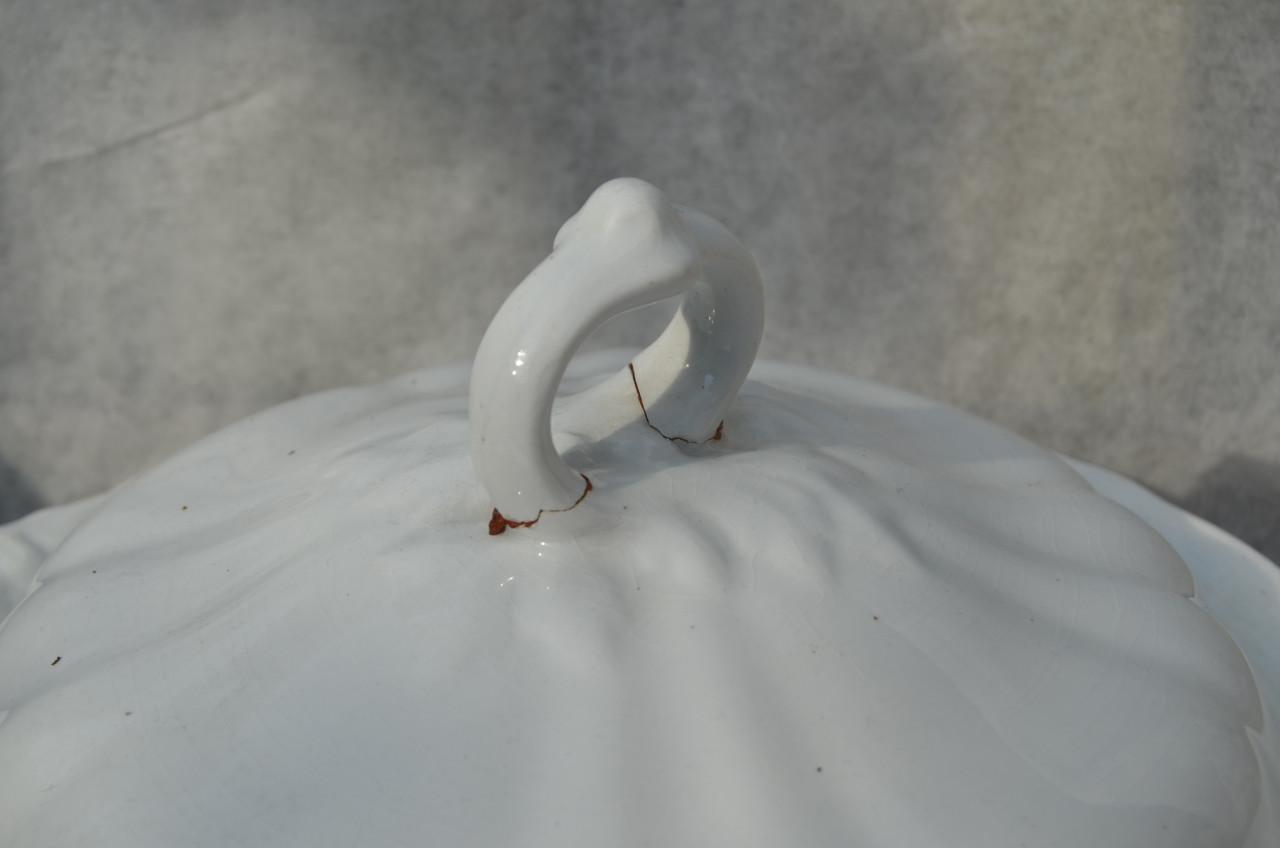 2 Aardewerk dekschalen Regout Maastricht