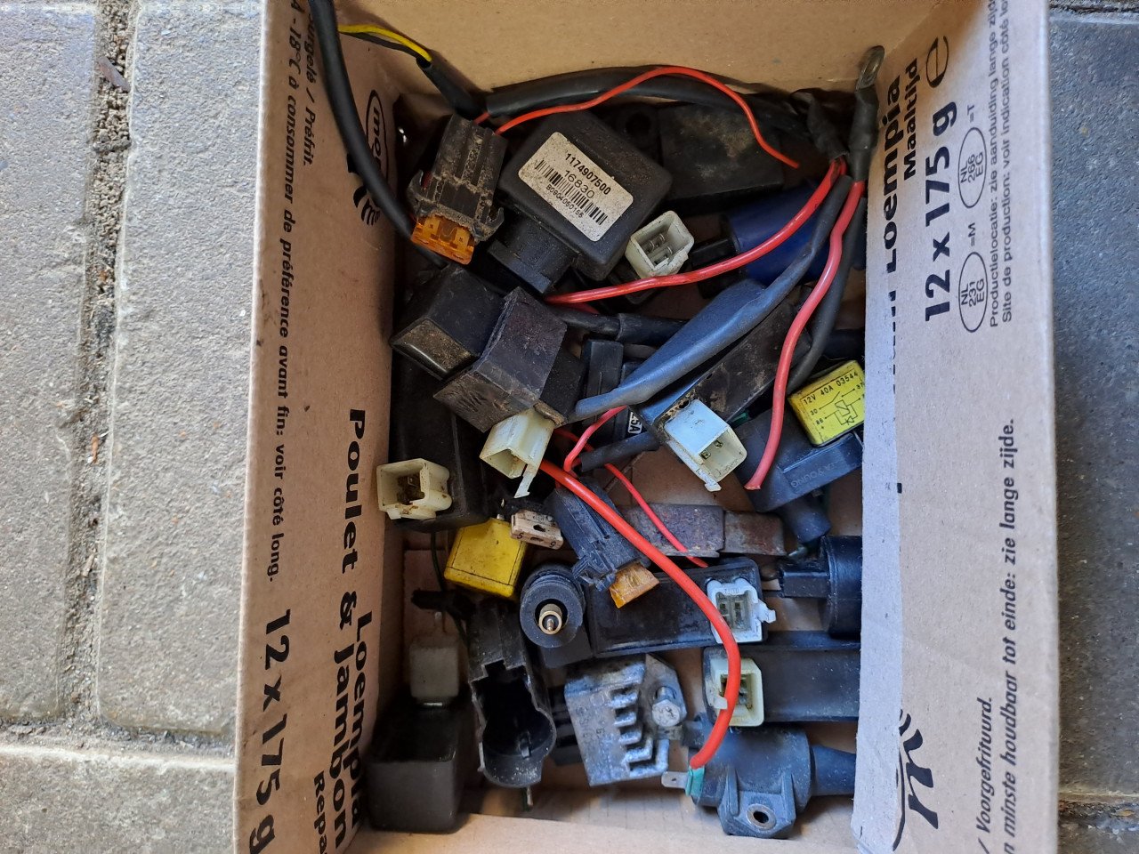 Te koop bijna alle onderdelen voor peugeot vivacity