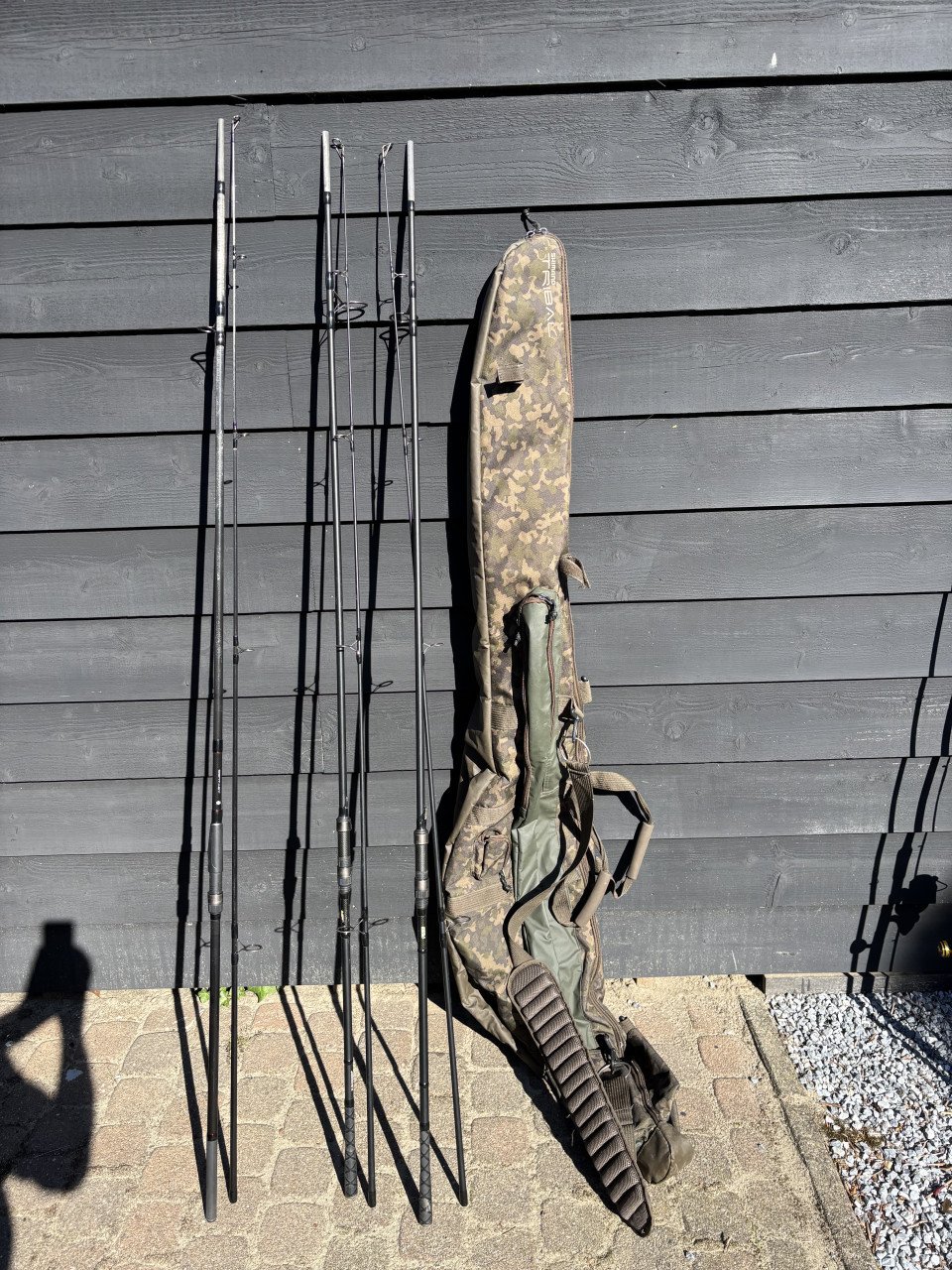 3 x karperhengel met Shimano tribal foudraal