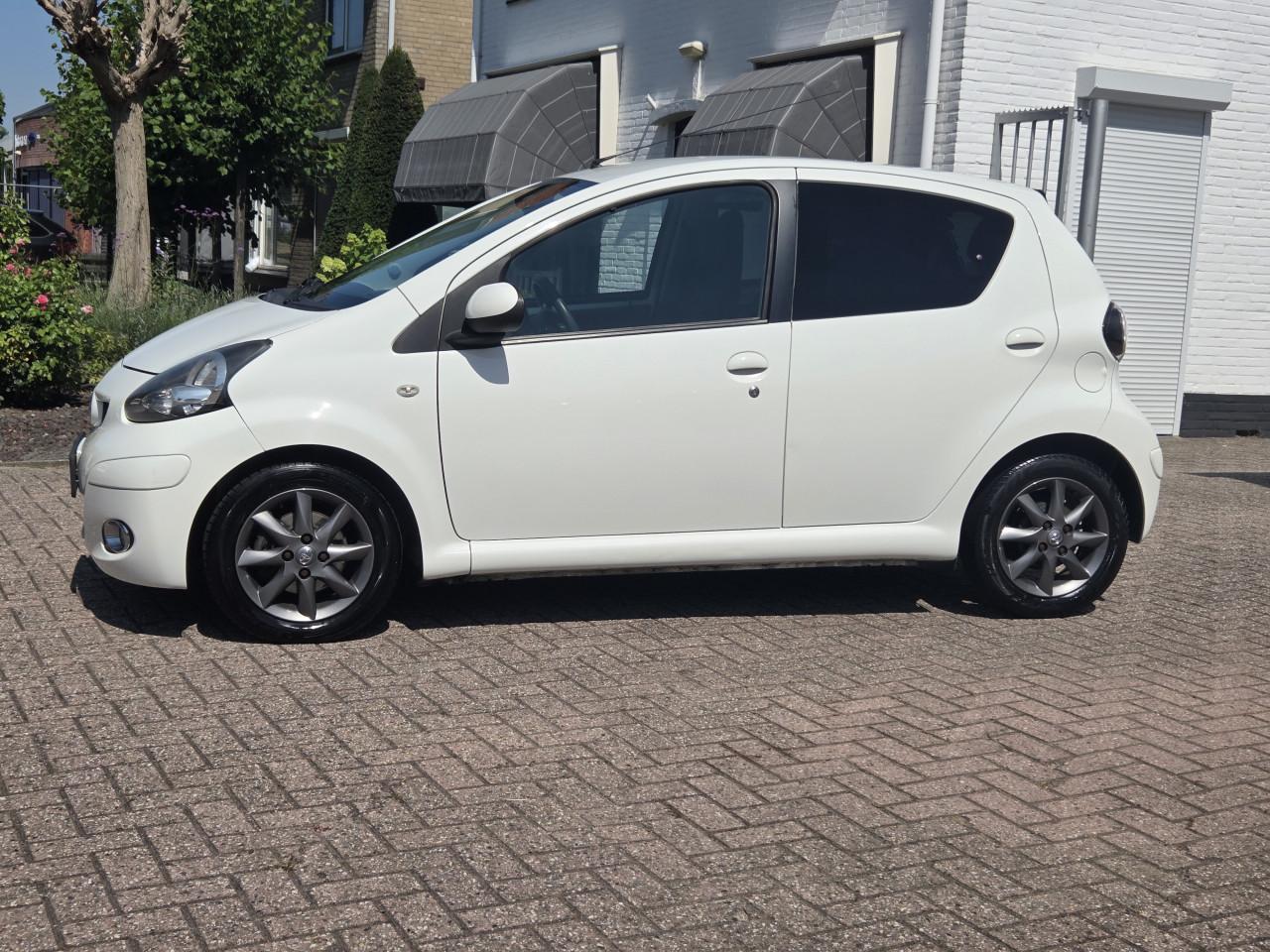 Toyota Aygo 5-Deurs | 2011 | NAP | IZGST | Airco | Dealeronderhouden
