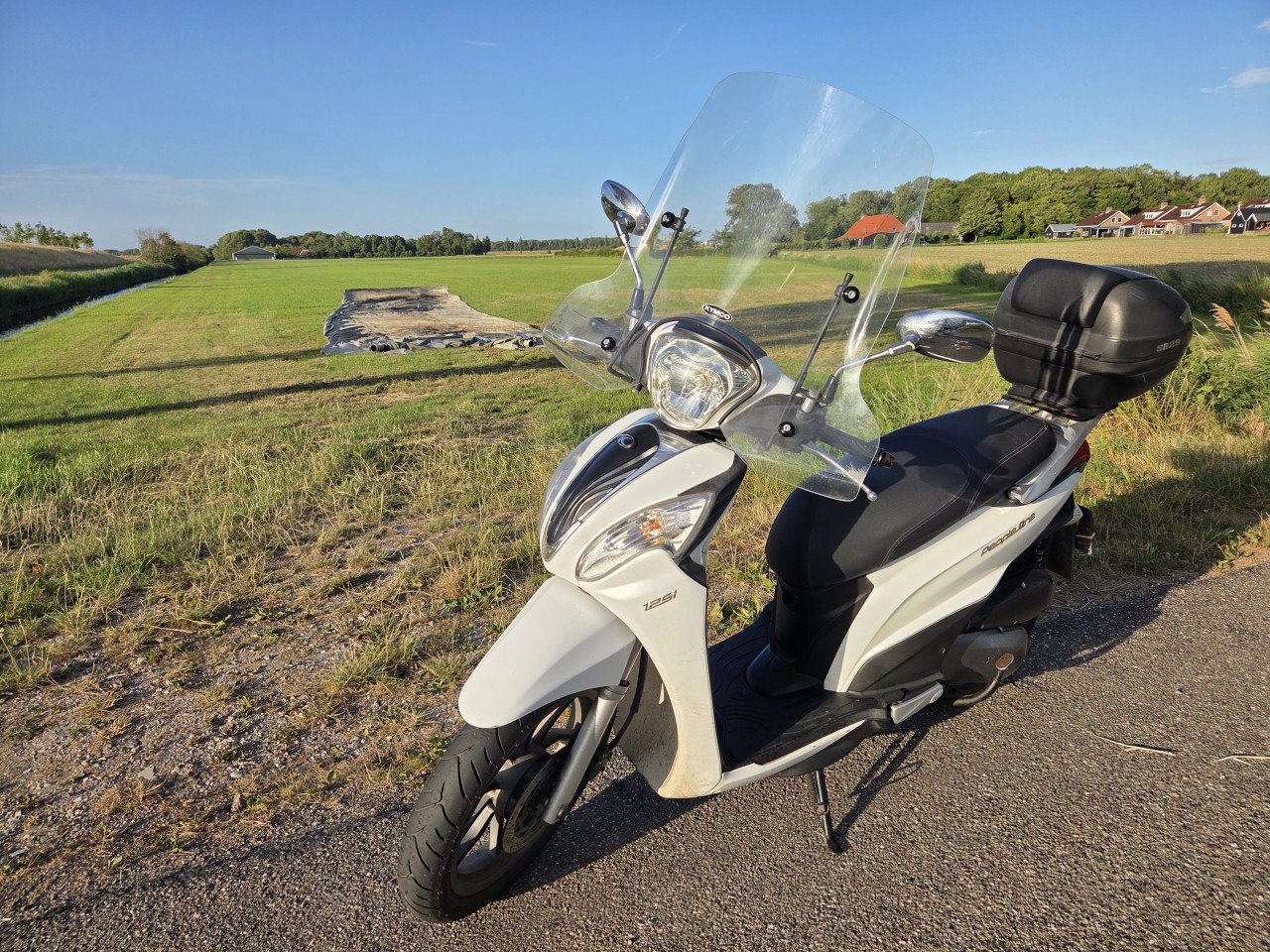 Kymco People one 125cc (A1 geschikt 7KW) op motorkenteken