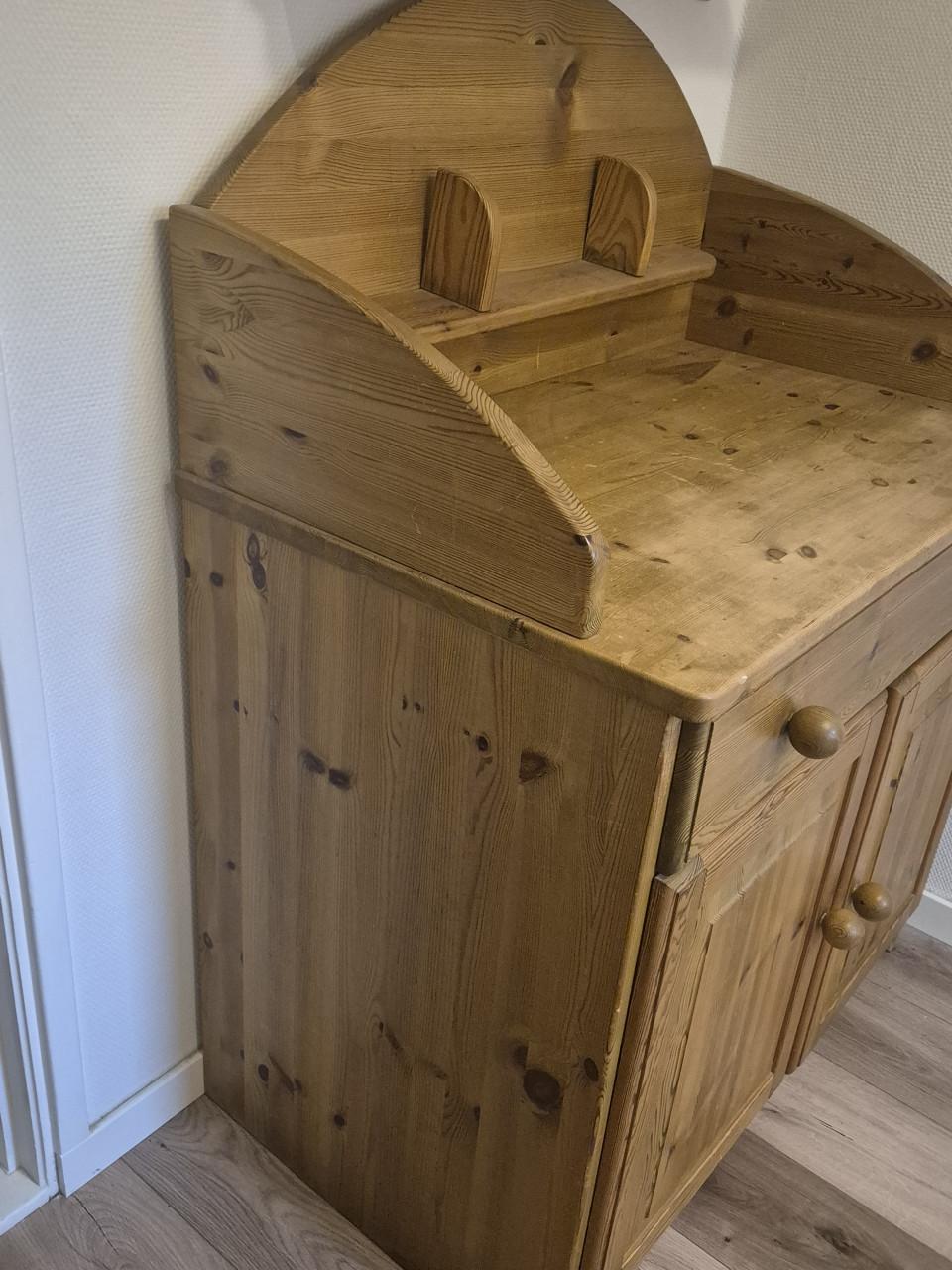 Babyledikant en kommode