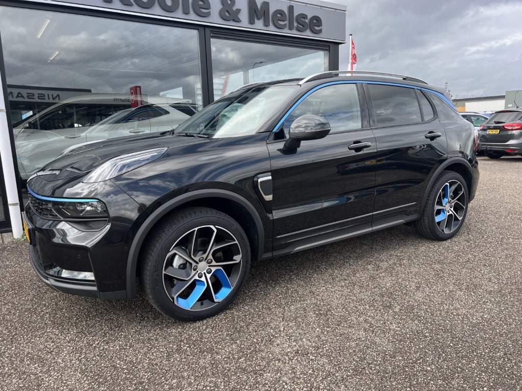 Lynk & Co 01 1.5 261pk plug in hybrid , ( komt 24 oktober binnen ) panodak 