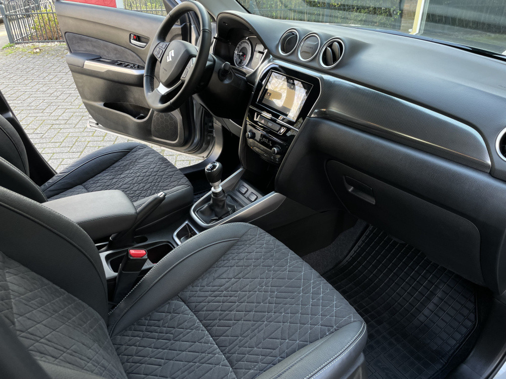 Suzuki Vitara 1.4 boosterjet style smart hybrid/trekhaak
