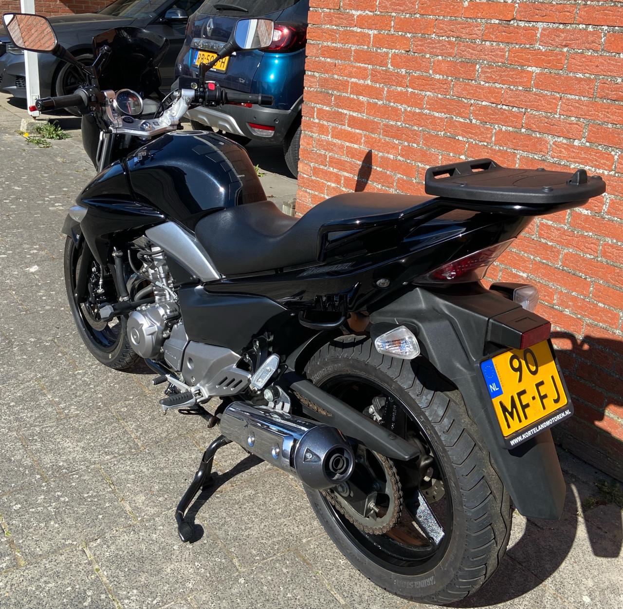 Suzuki GS 250 INAZUMA