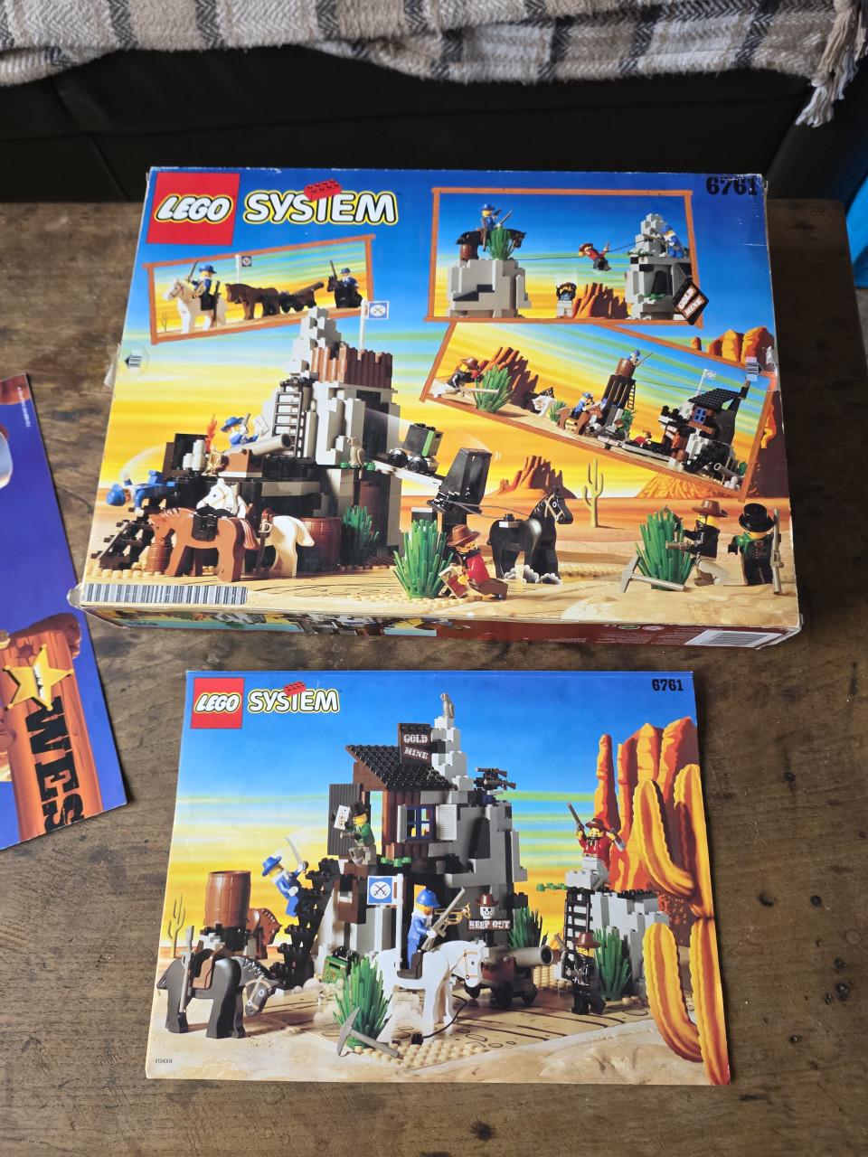 Lego  western  bandit secret hide