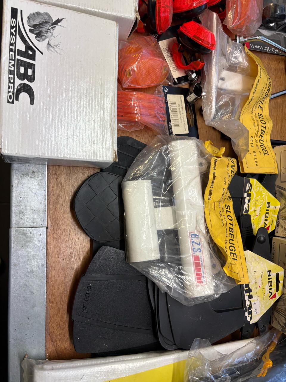 Partij fietsonderdelen