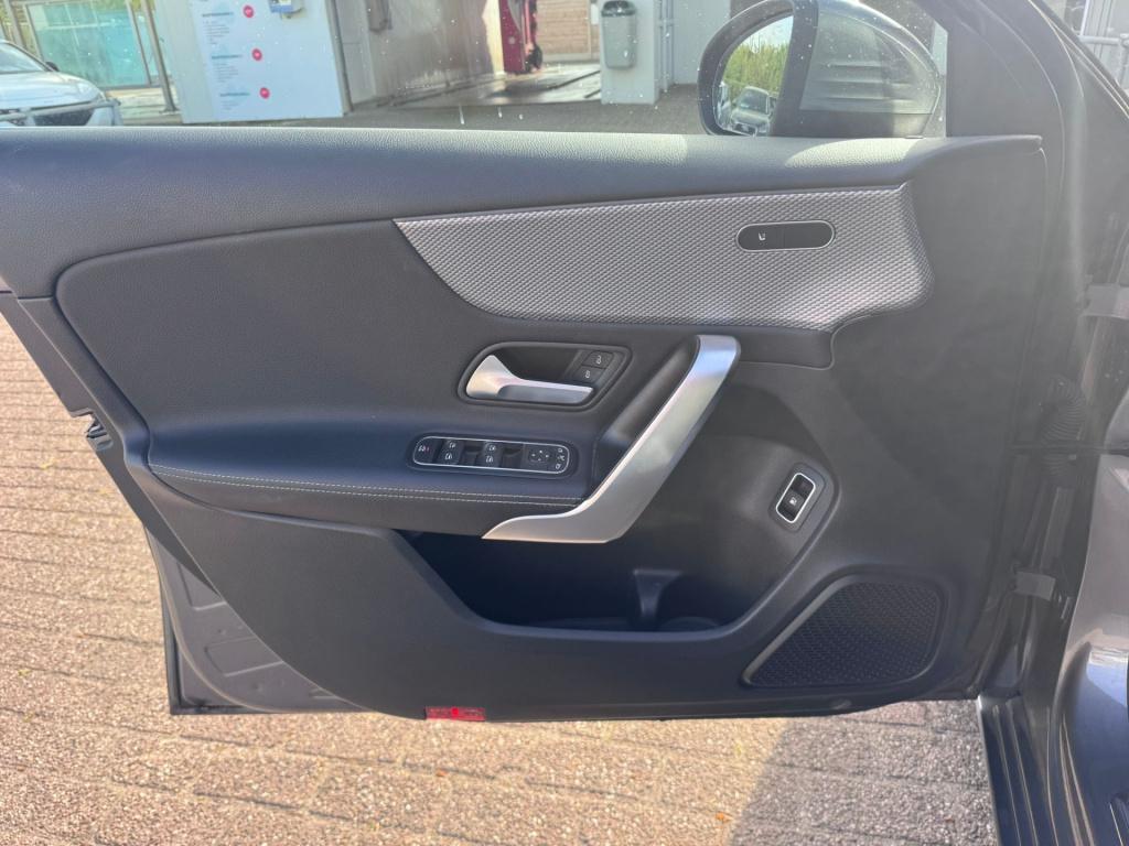 Mercedes-Benz A-Klasse 250 e business solution luxury limited