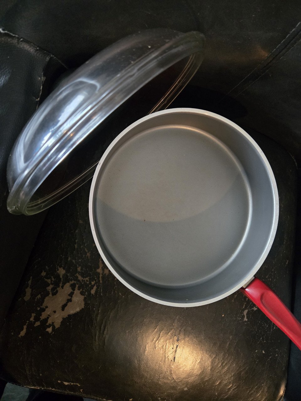 Hapjespan 26 cm met zware glazen deksel ; Schott