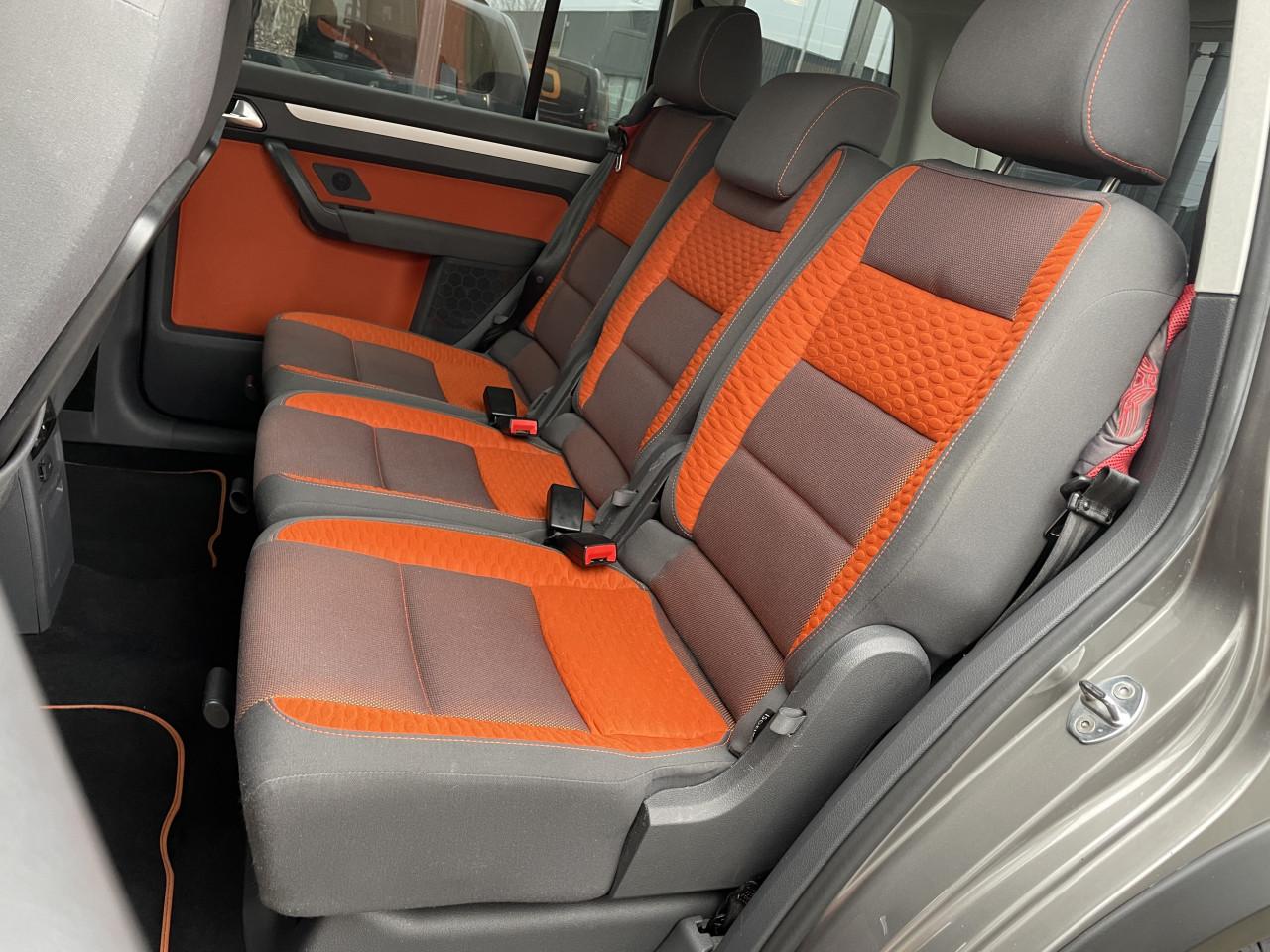 VOLKSWAGEN TOURAN 1.4 CROSS AUTOMAAT