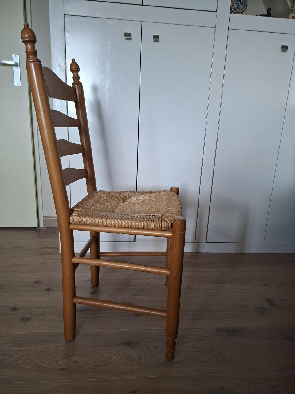 4 EETKAMERSTOELEN
