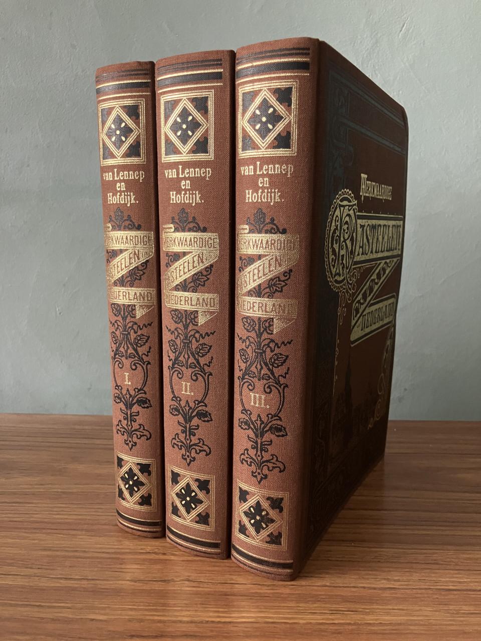 Merkwaardige kastelen in Nederland 3-delige boekenreeks