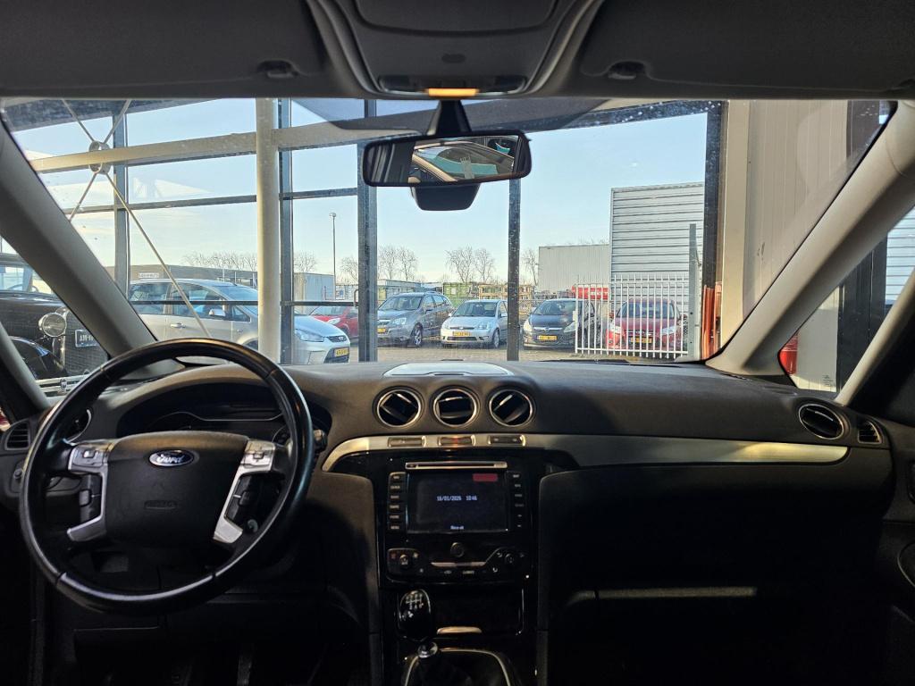 Ford Galaxy 1.6 scti titanium