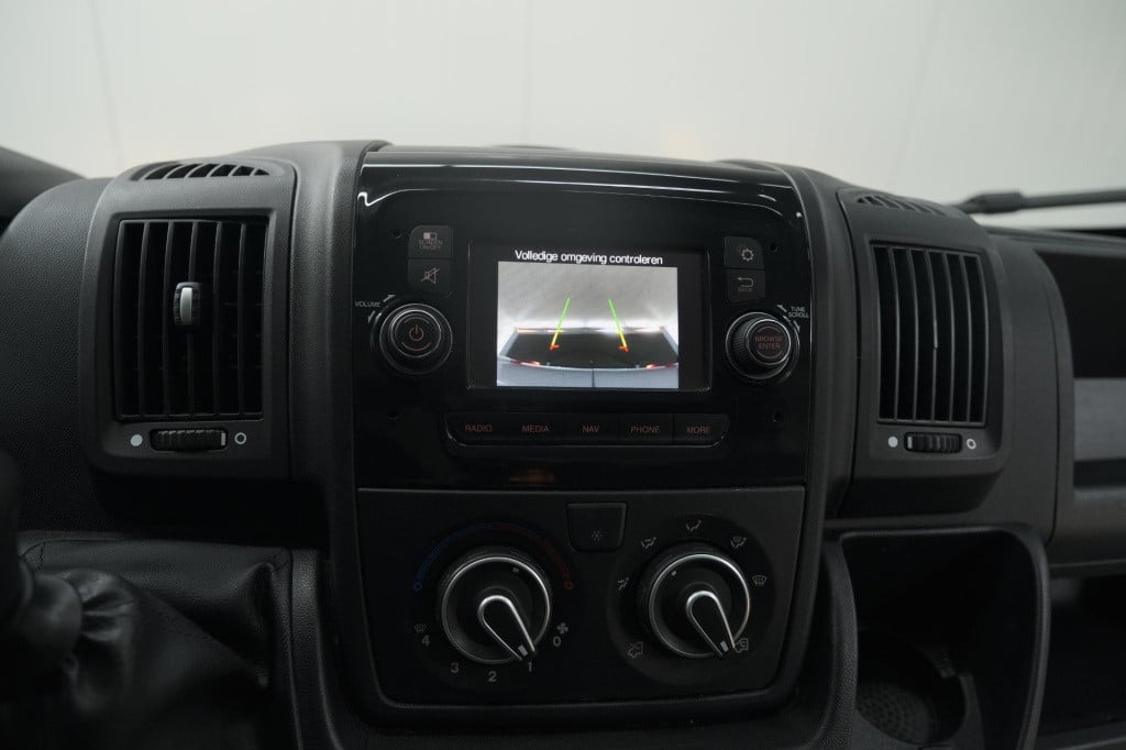 Peugeot Boxer 330 2.2 bluehdi 120 l1h1 premium | trekhaak | camera | betimm