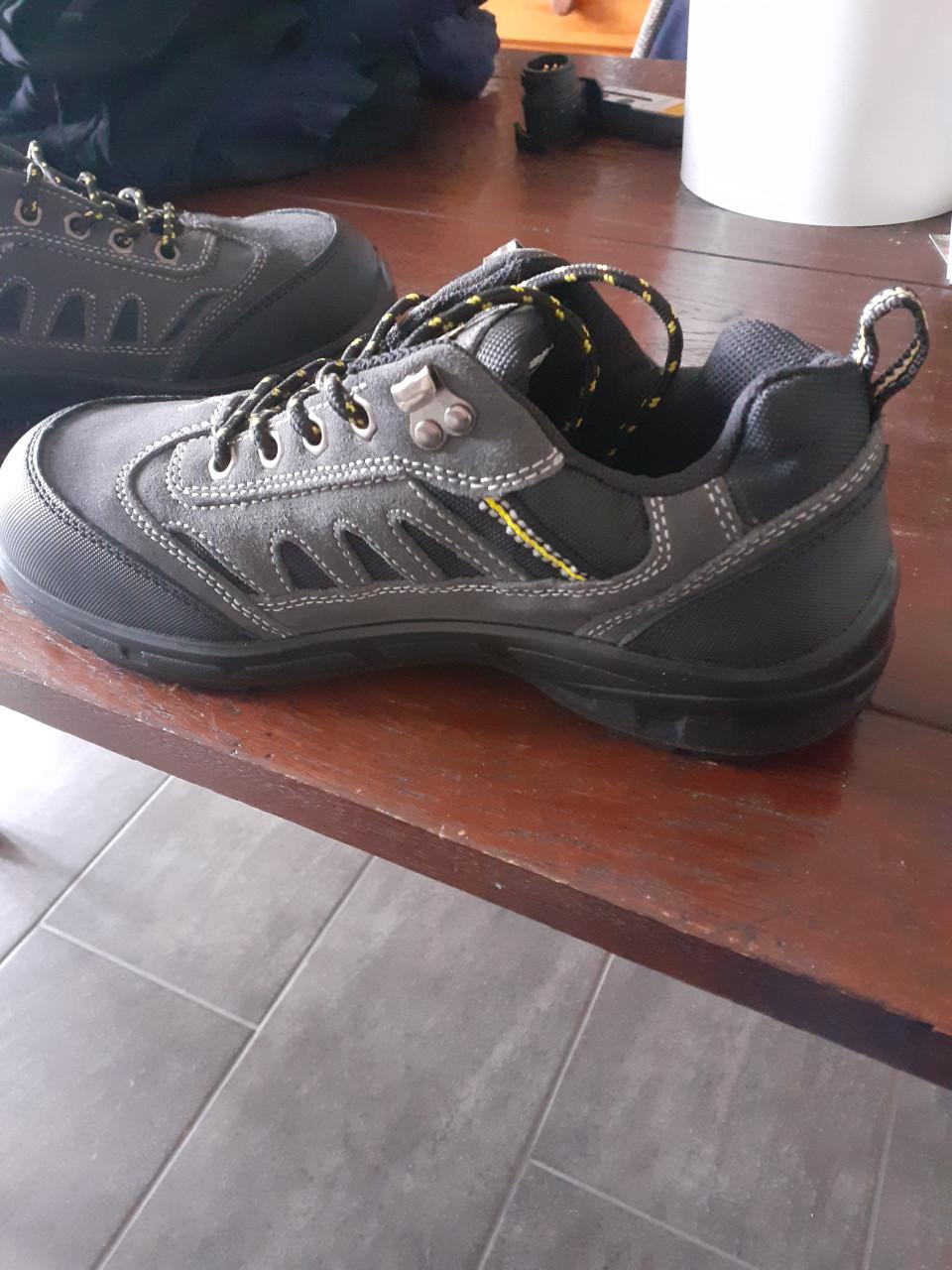 Te koop werkschoenen maat 41