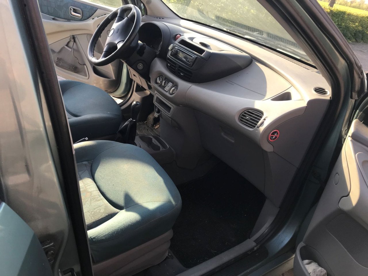 Nissan Almera Tino