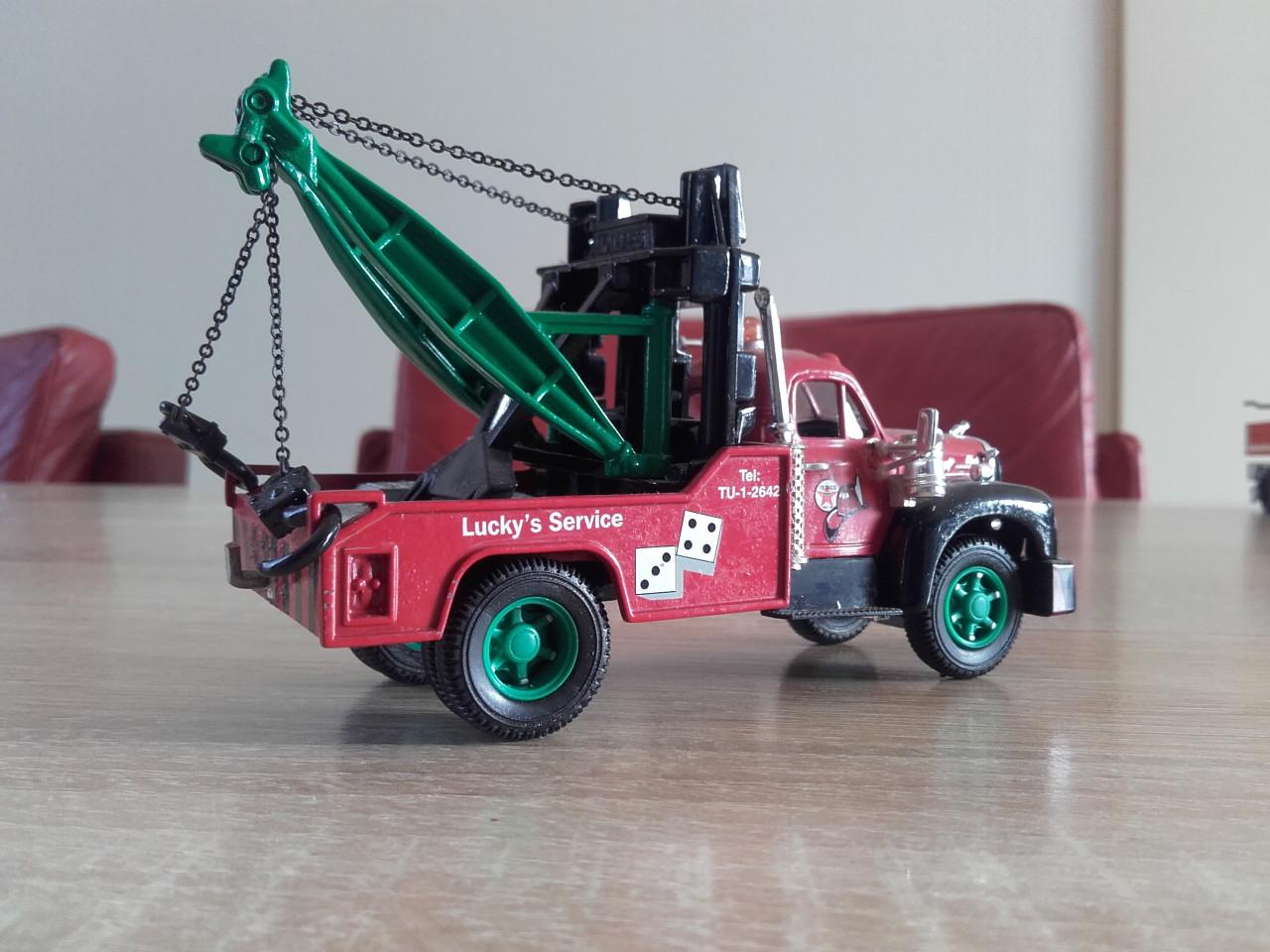 Mack type B takelwagen Corgi toys.