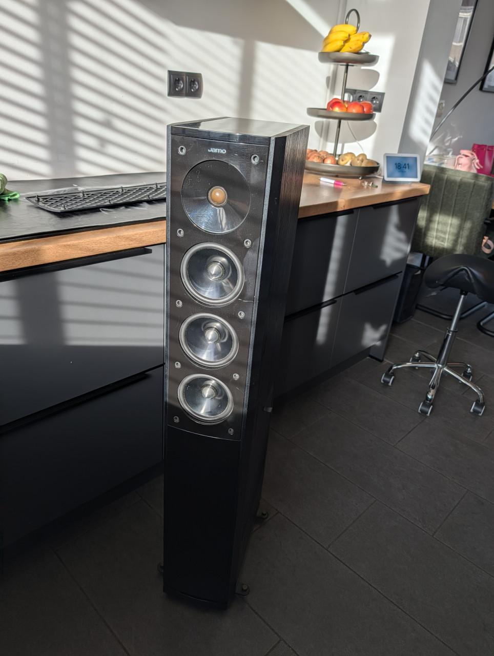 Jamo S608 met center en rears