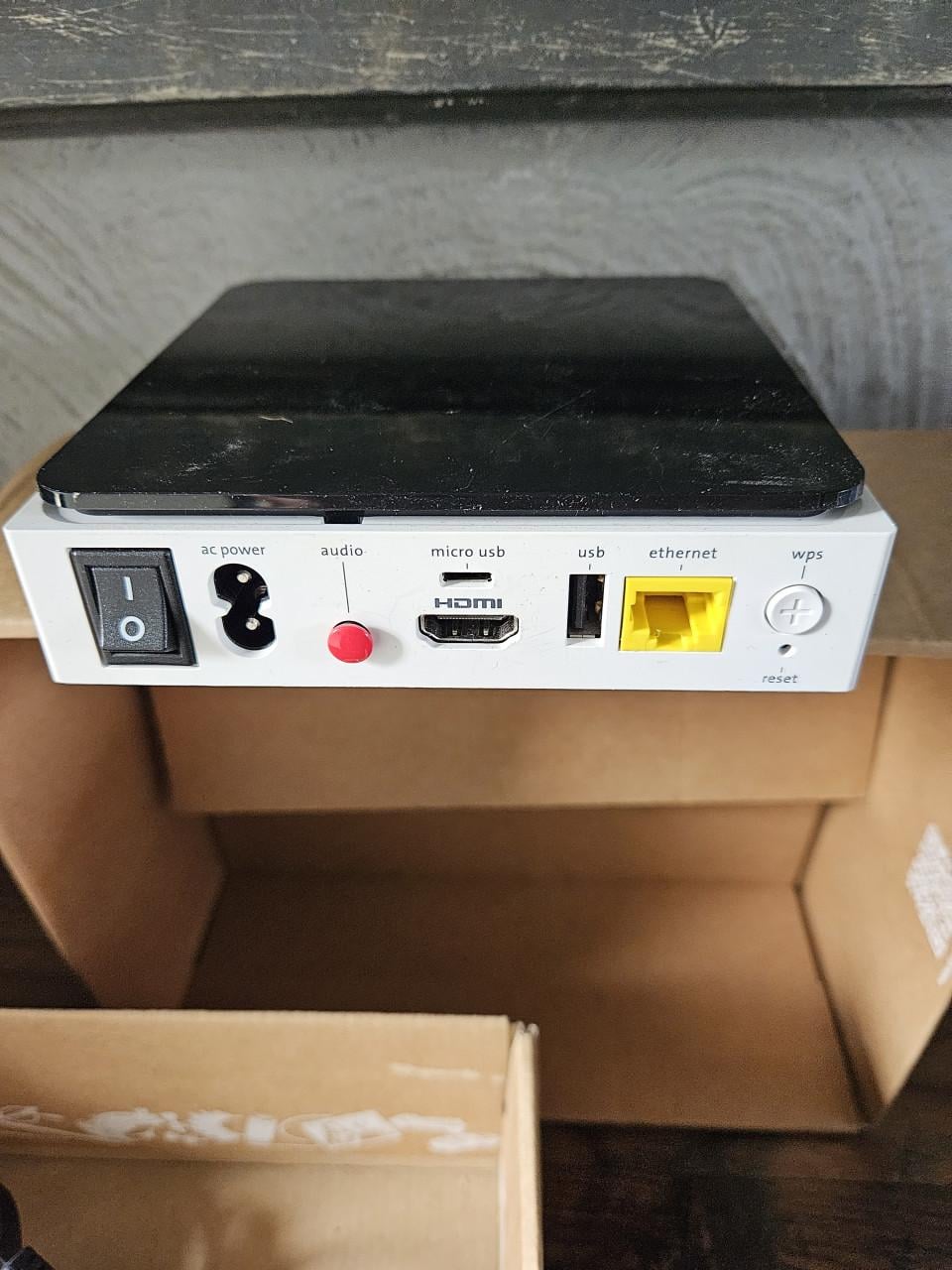 Swisscom TV-Box (IP1200) met afstandsbediening