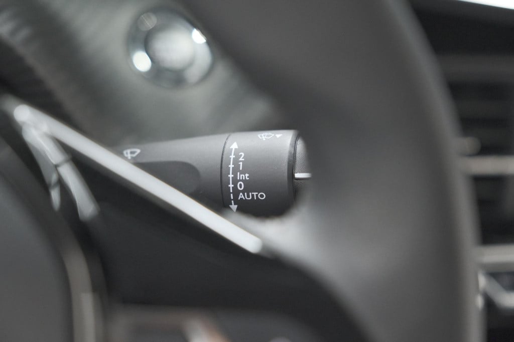 Peugeot 208 puretech 100 allure pack | camera | apple carplay | stoelverwar