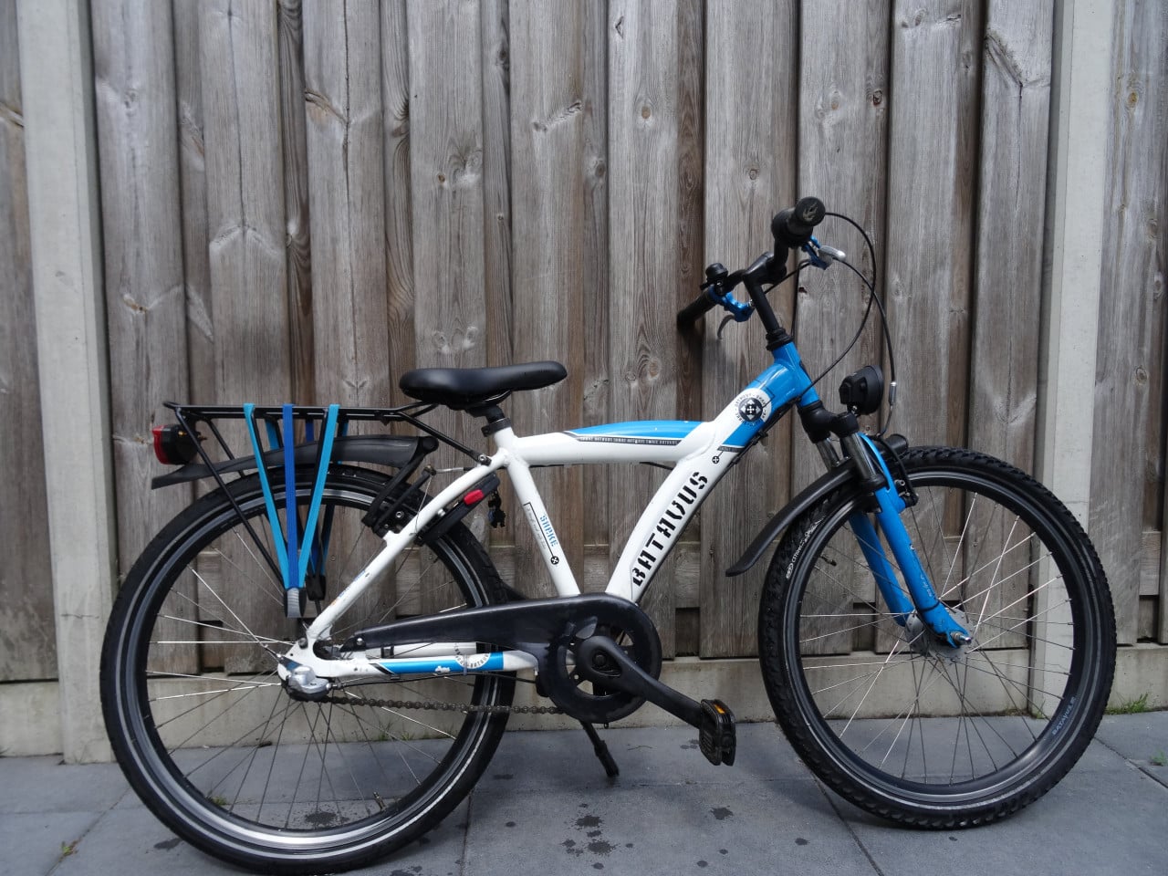 🚲 Batavus Snake Jongensfiets – 24 inch – 3 Versnellingen – Wit/Blauw 💙