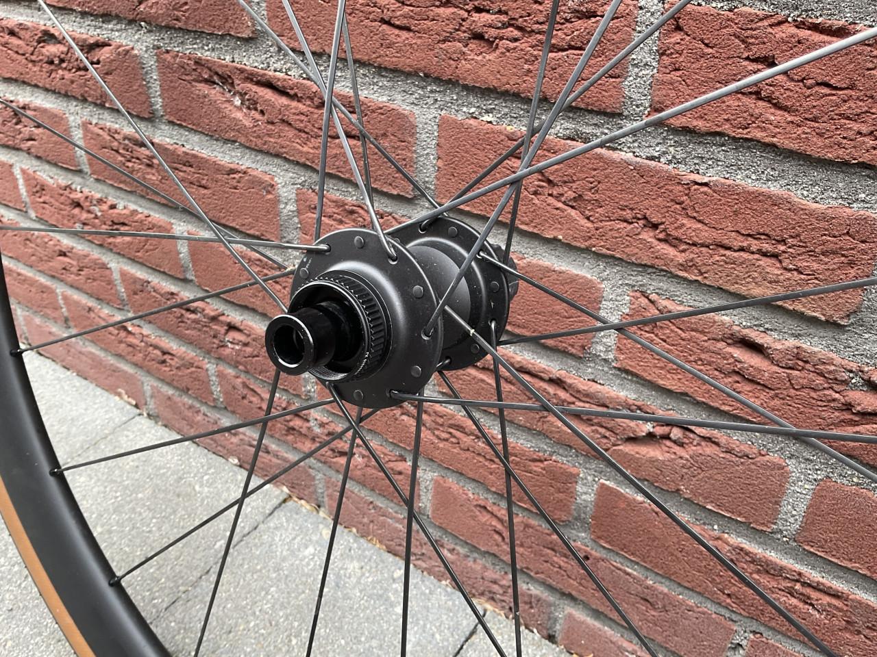 Carbon wielset Bontrager Aeolus Elite 35 TLV incl. banden