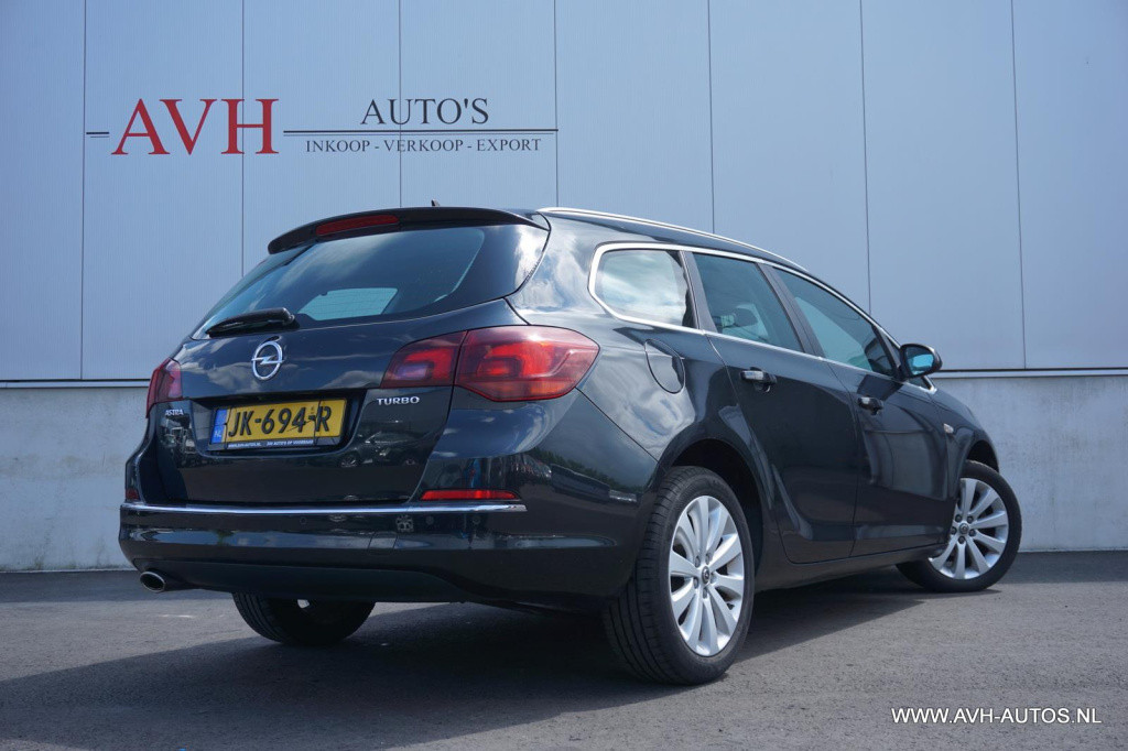 Opel Astra sports tourer 1.4 turbo sport +