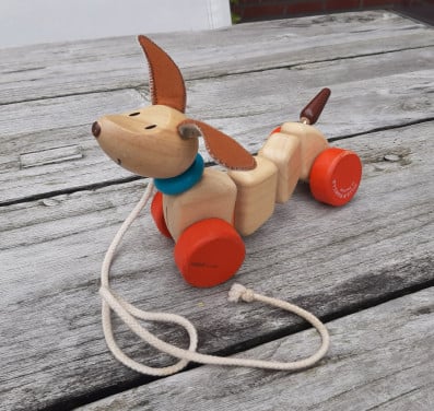 Trekdier kwispelend hondje