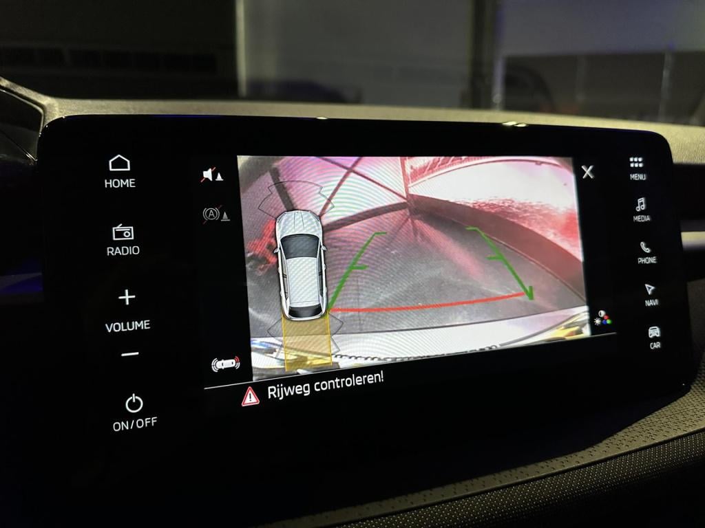 Skoda Fabia 1.0 tsi business edition *navi*appconnect*camera*clima