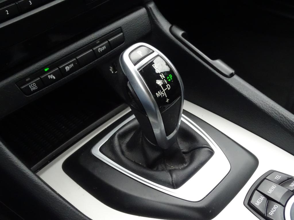 BMW X1 sdrive20i upgrade edition automaat | leder | navi