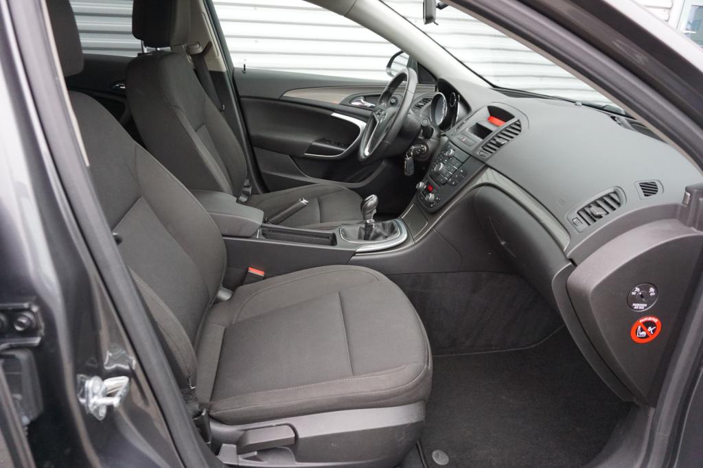 Opel Insignia 1.8 edition climate / cruise controle / parkeersensor