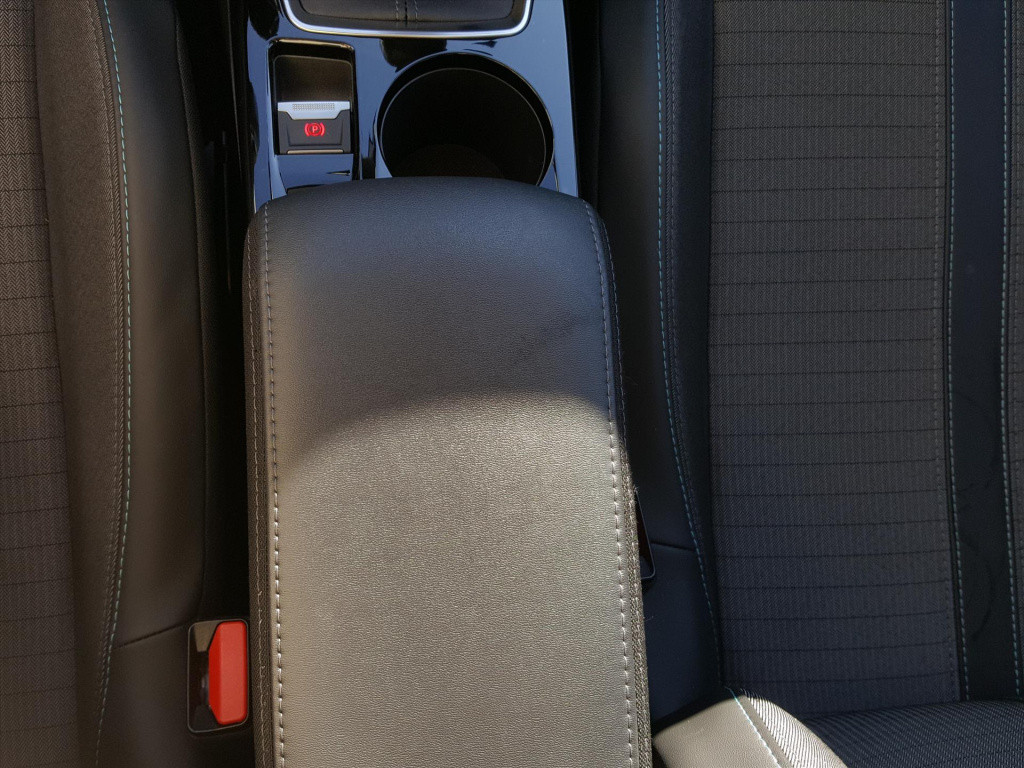 Peugeot 208 allure 1.2 pt-100pk navigatie | 3d-cockpit | cruise & climate |