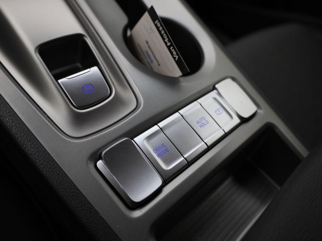 Hyundai Kona ev fashion 39 kwh
