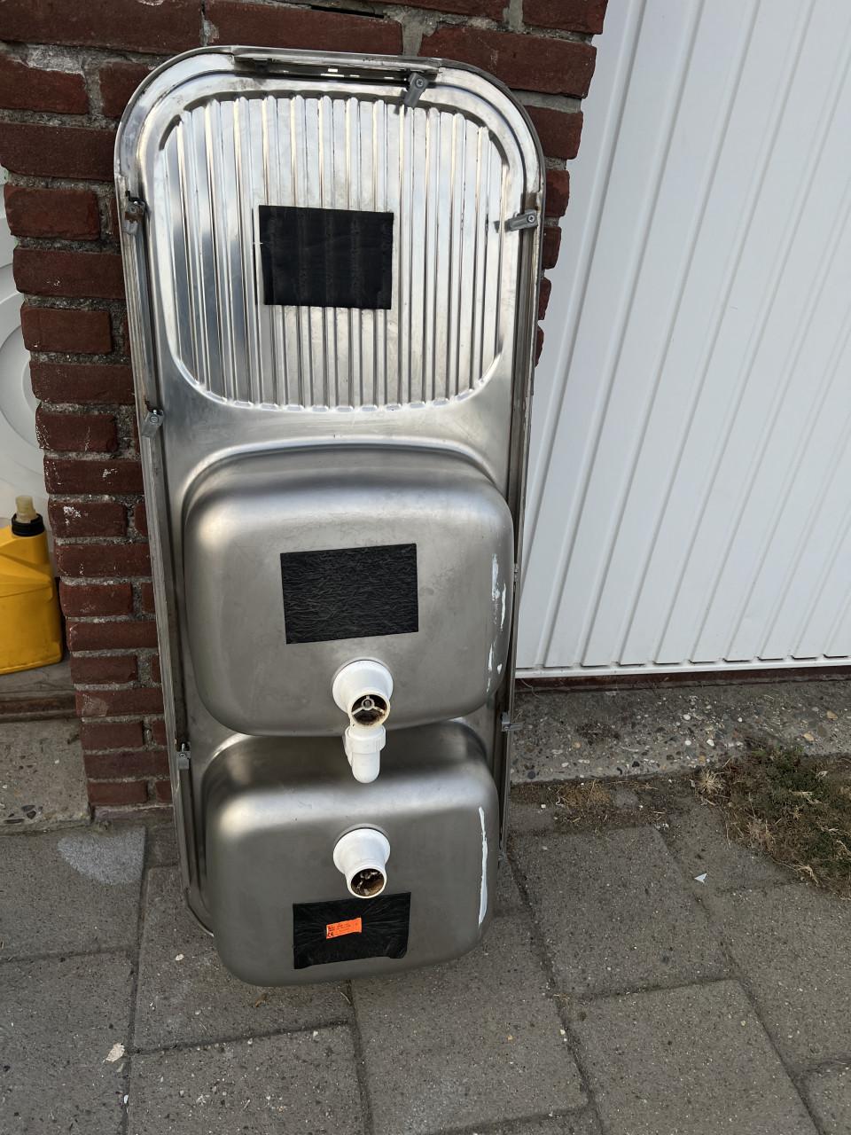 ZGAN. RVS Dubbele Spoelbak van zeer goed kwaliteit