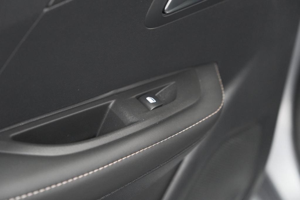 Peugeot 208 puretech 100 allure | apple carplay | parkeersensoren | climate