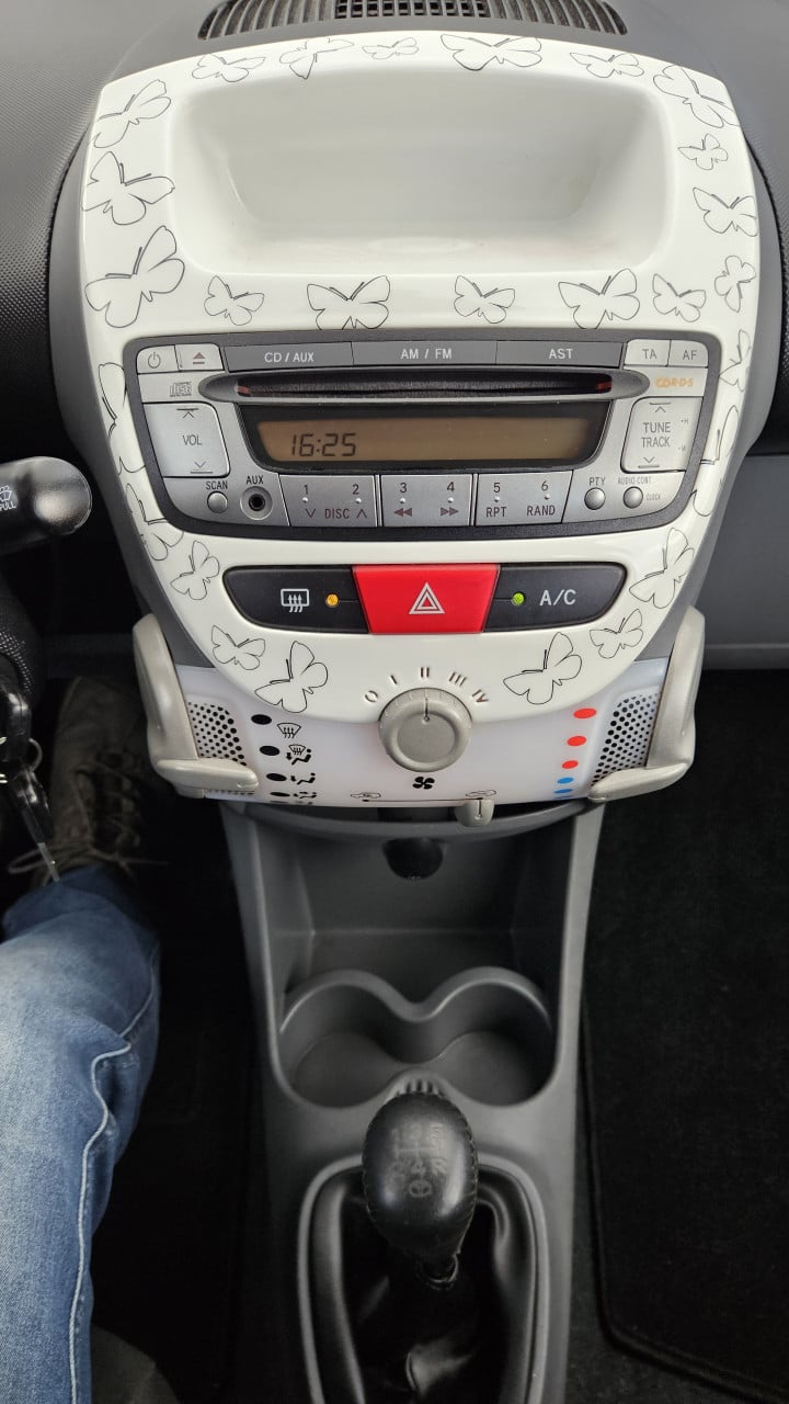 Zuinige TOYOTA AYGO 5drs AIRCO Bj. 11-2010 / NL AUTO  / 1:23 !