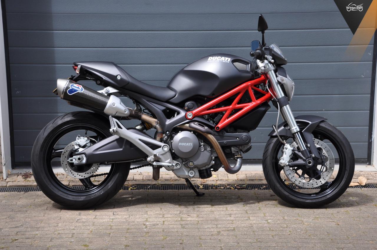 Ducati Monster 696 8100 kms!