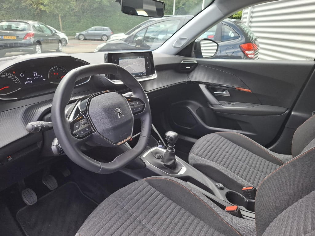 Peugeot 2008 suv 1.2 100 pk active airco/nav/park/trekhaak