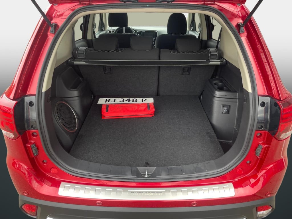 Mitsubishi Outlander 2.0 connect pro