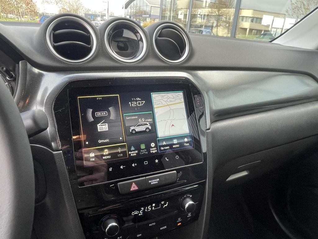 Suzuki Vitara 1.4 boosterjet style smart hybrid