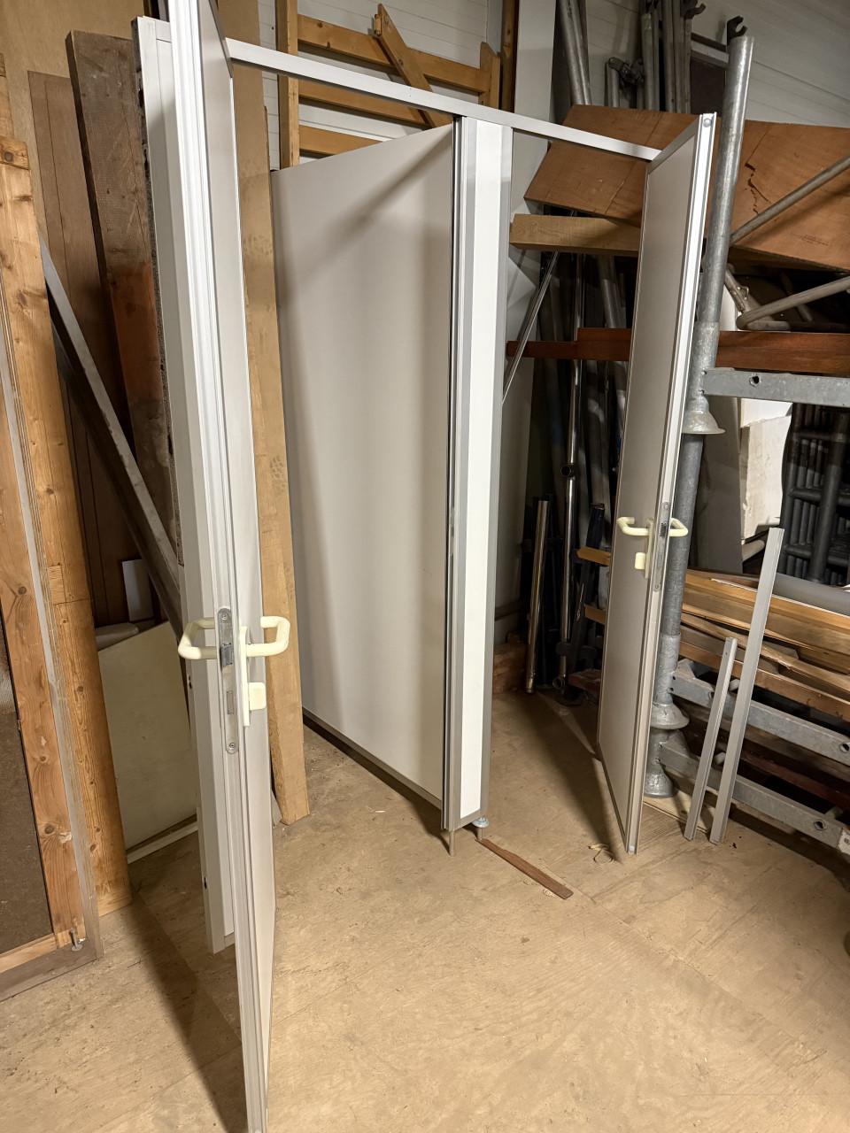 Wc blok scheidingswand met tussenwand