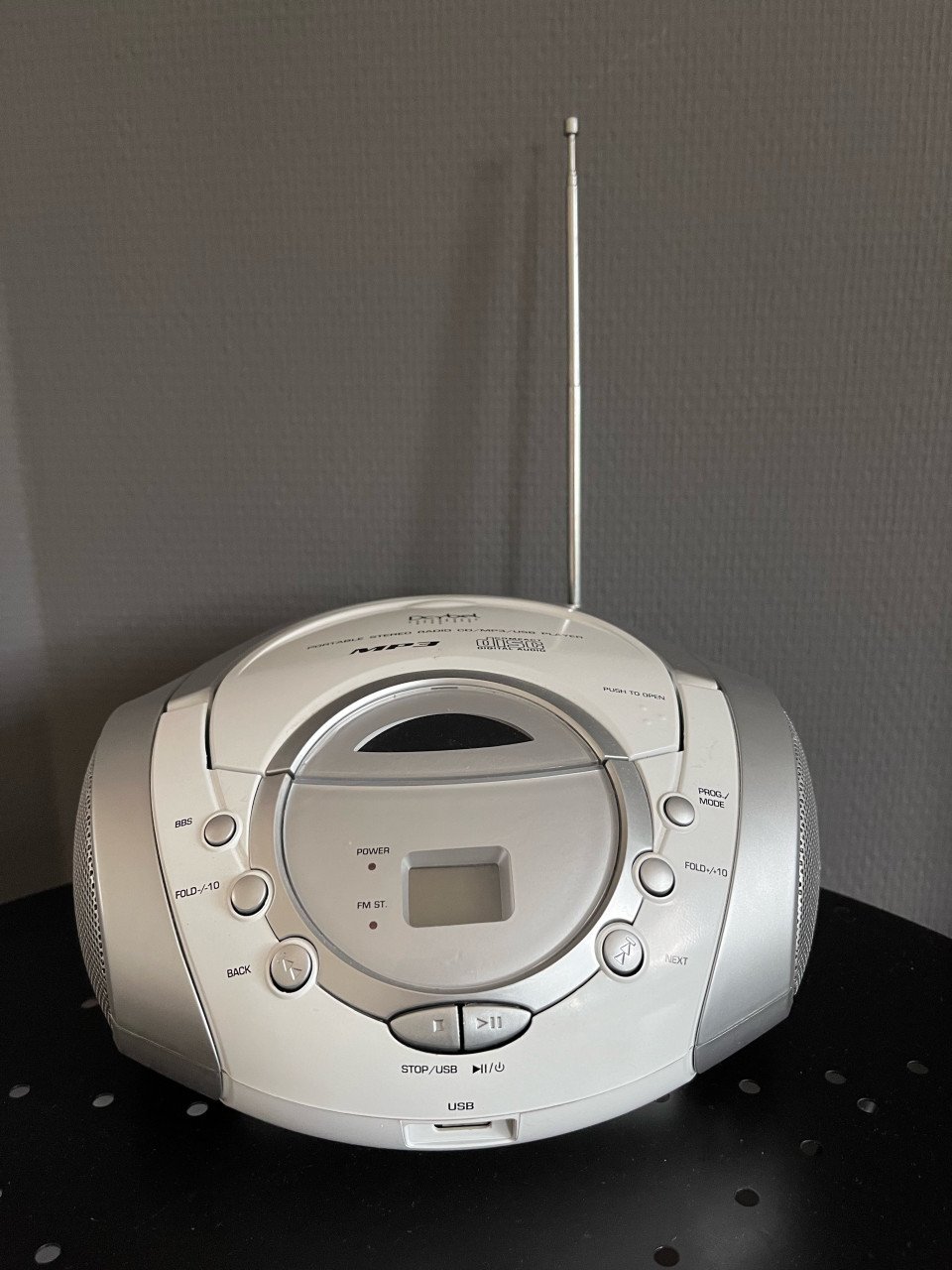 Portable radio cd/mp3/usb speler (kan ook op batterijen)