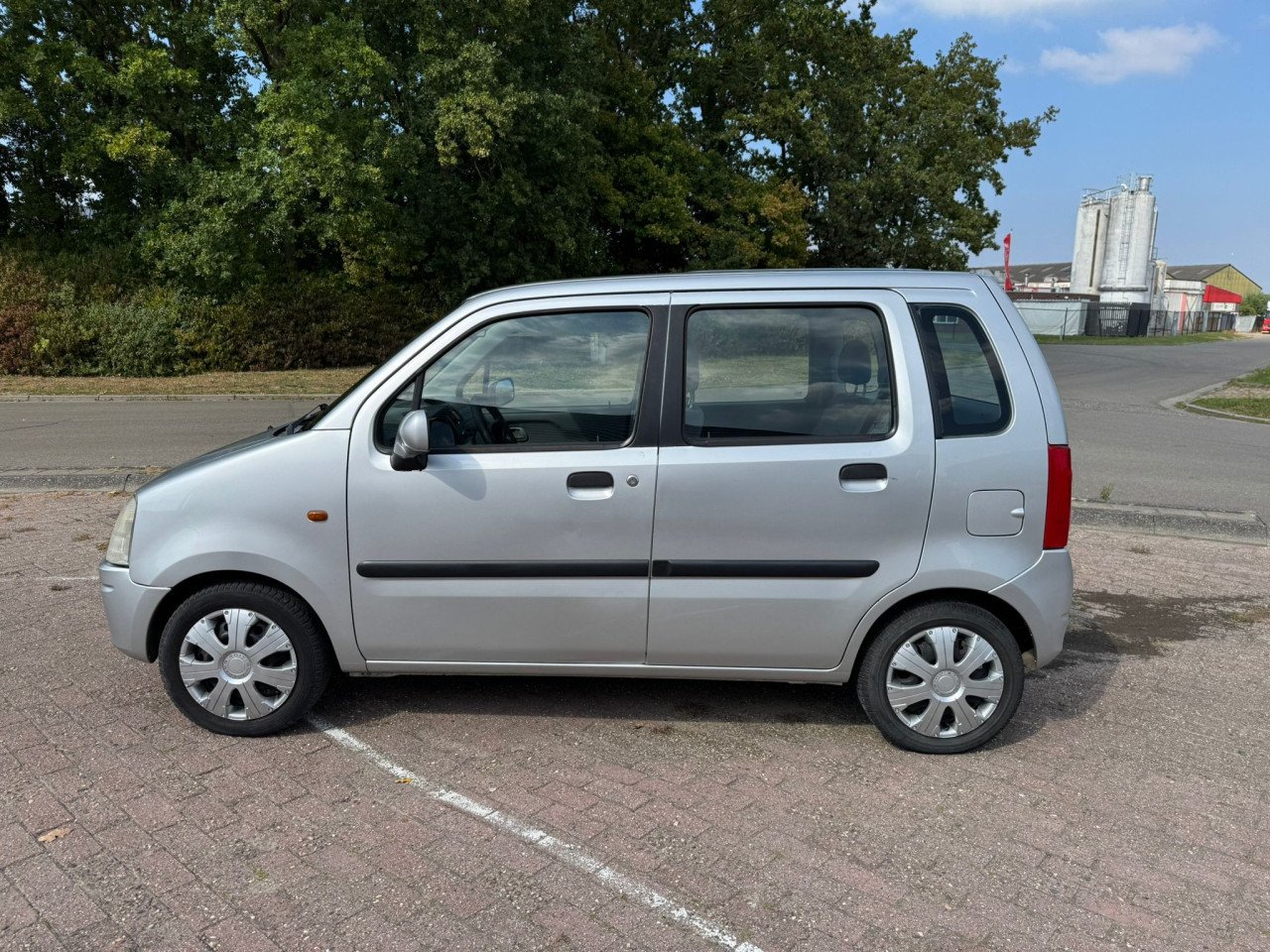 Opel agila bj 2002  1000 euro
