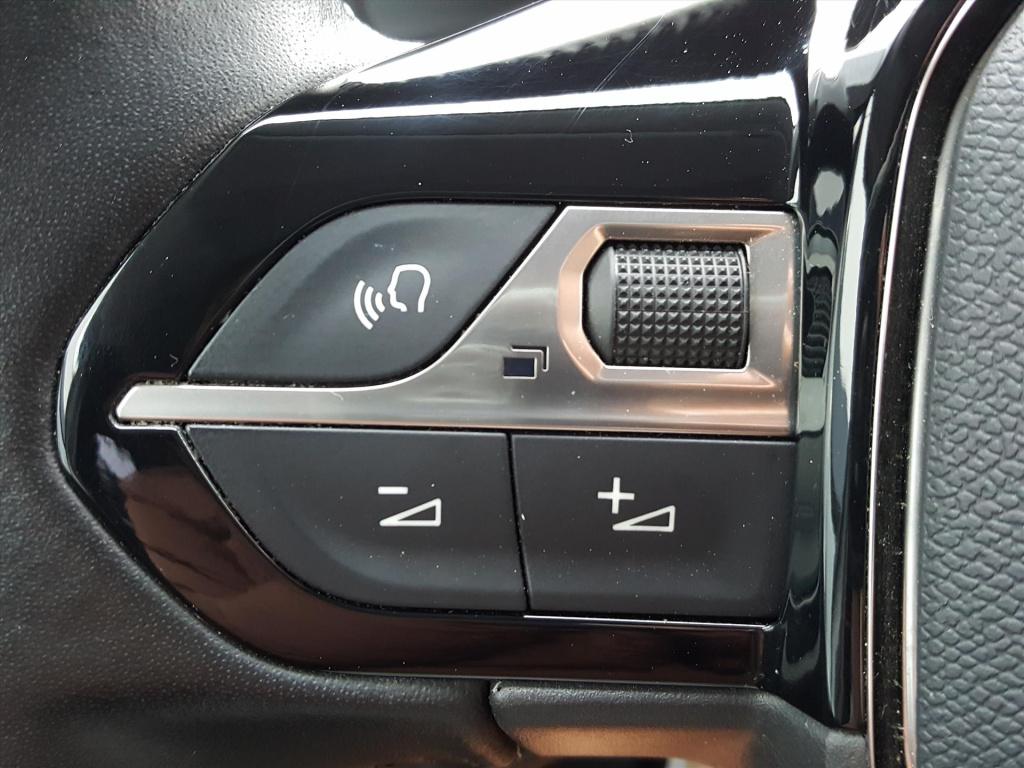 Peugeot 208 1.2 puretech 100pk allure pack navigatie | apple carplay & andr