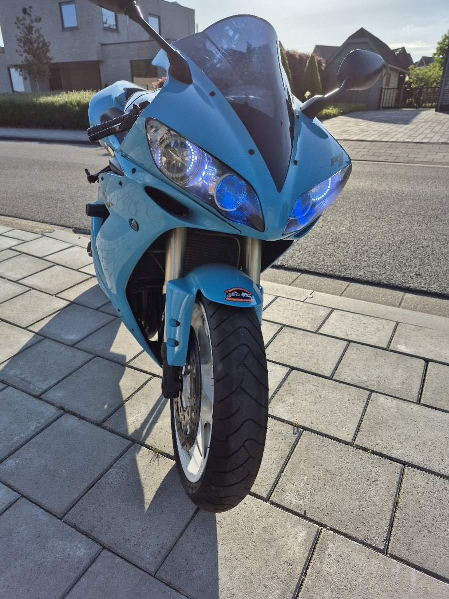 Yamaha R1 uit 2004
