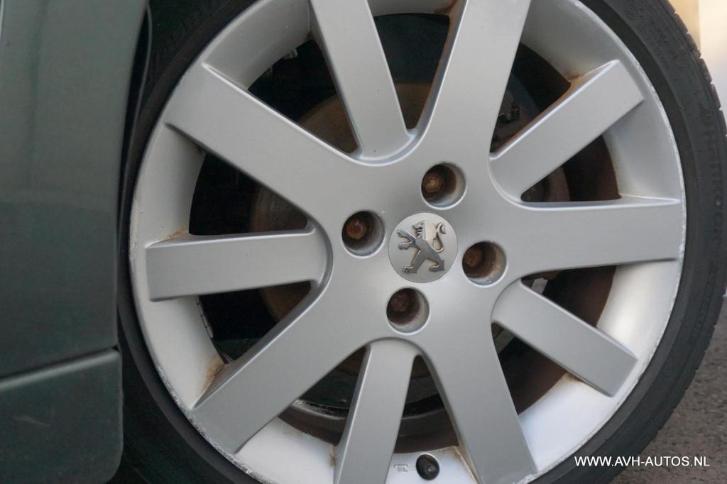 Peugeot 207 1.6-16v t féline