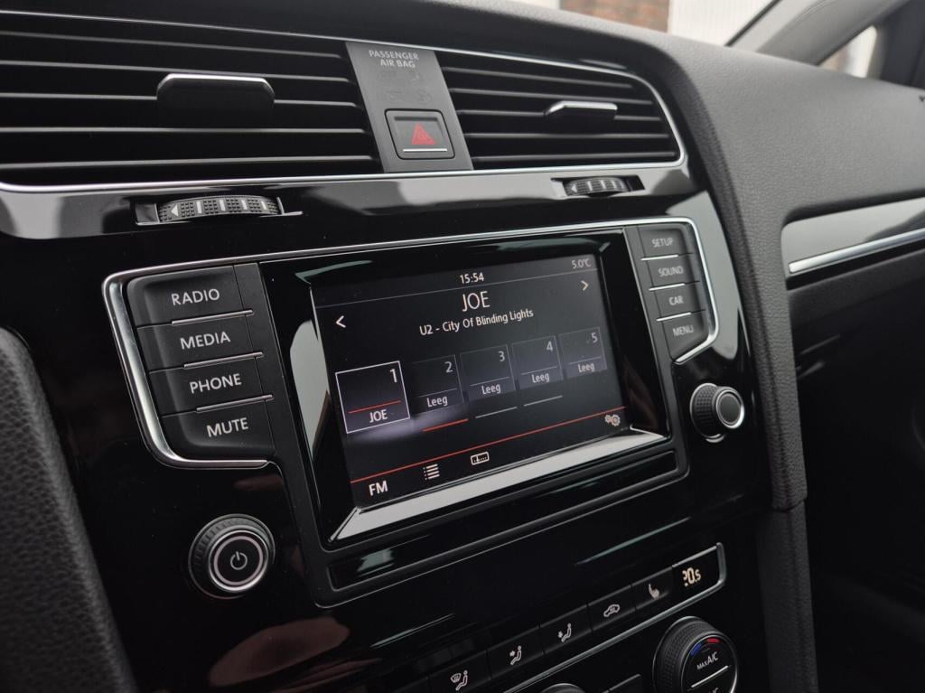 Volkswagen Golf 1.4 tsi highline / 5-deurs / massagestoel / cruisecontrol /